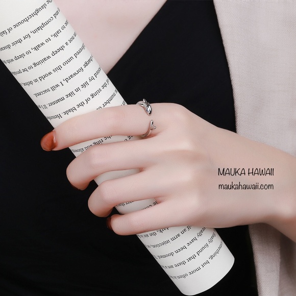 Ocean Shark Cute Stainless Adjustable Open Mid Toe Minimalist Ring Sizes 5 6 7 8 - Picture 4 of 7